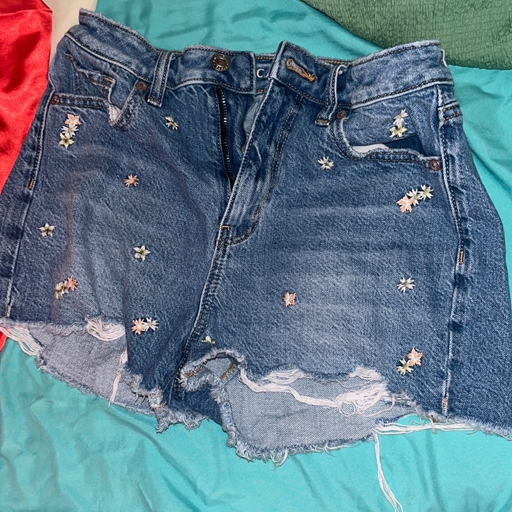 american eagle flower shorts